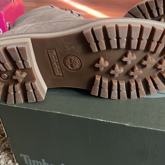 Brand new pair of Timberland boots for women never worn just put it on the tray - Picture 3 of 5